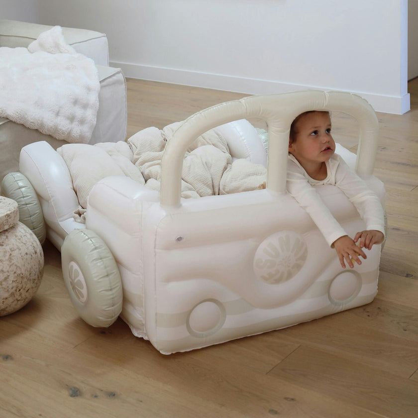 Kids Sleepover Bed: Summer Van Sand