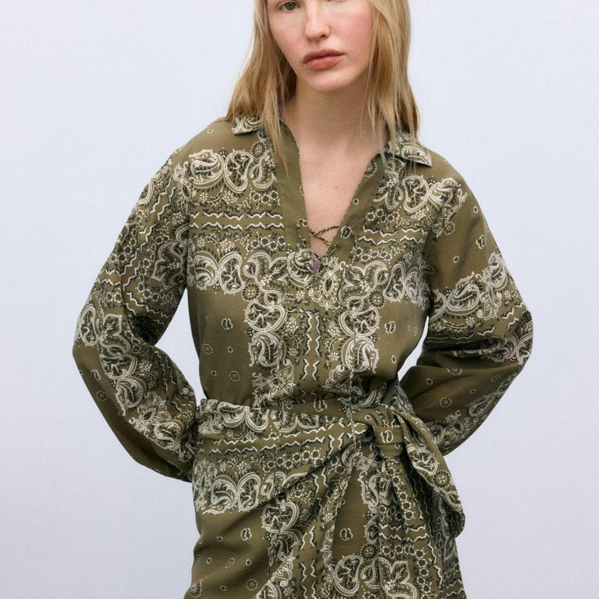 Waterlily Woman Shirt Bandana Print
