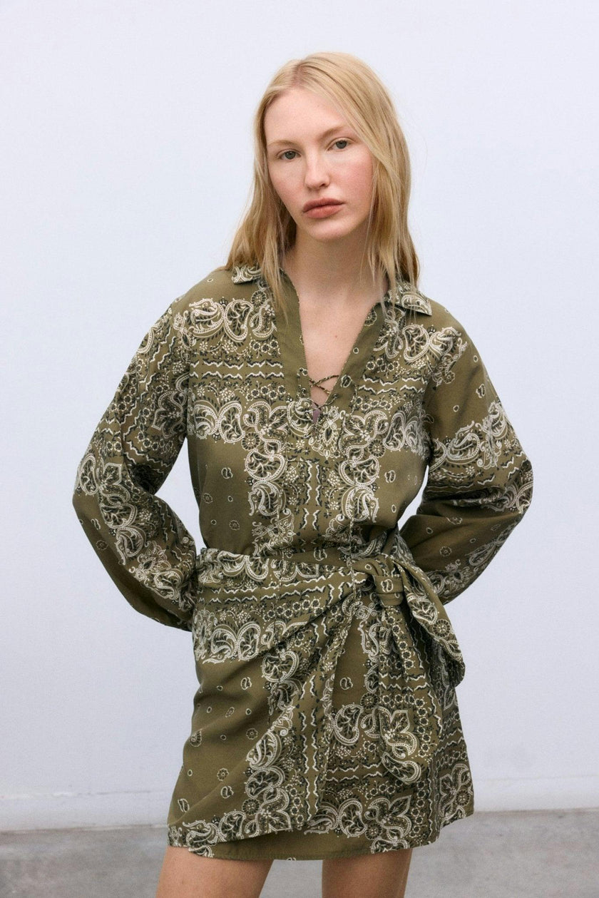 Waterlily Woman Shirt Bandana Print