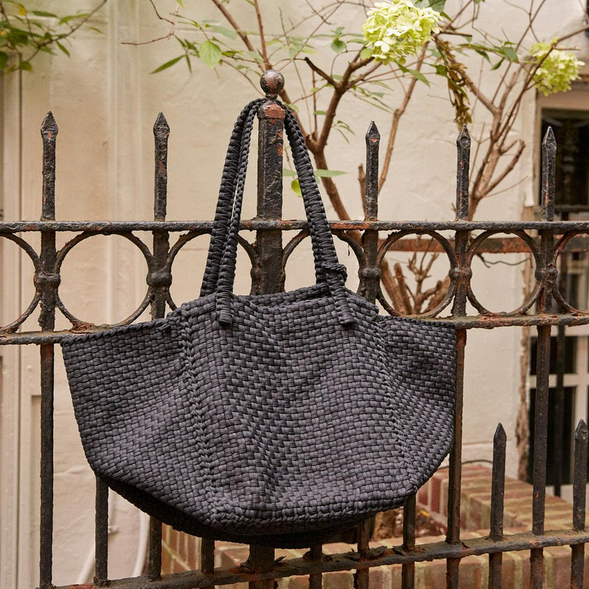 Soona, Black Bag