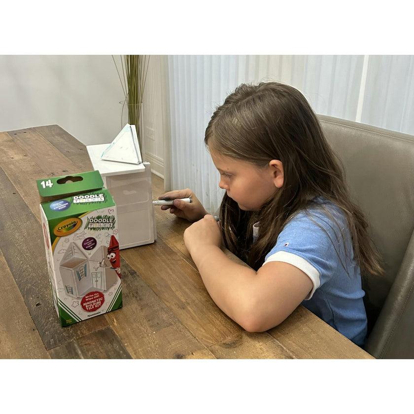 Crayola Doodle Magentic Tiles 14-Piece Starter Set