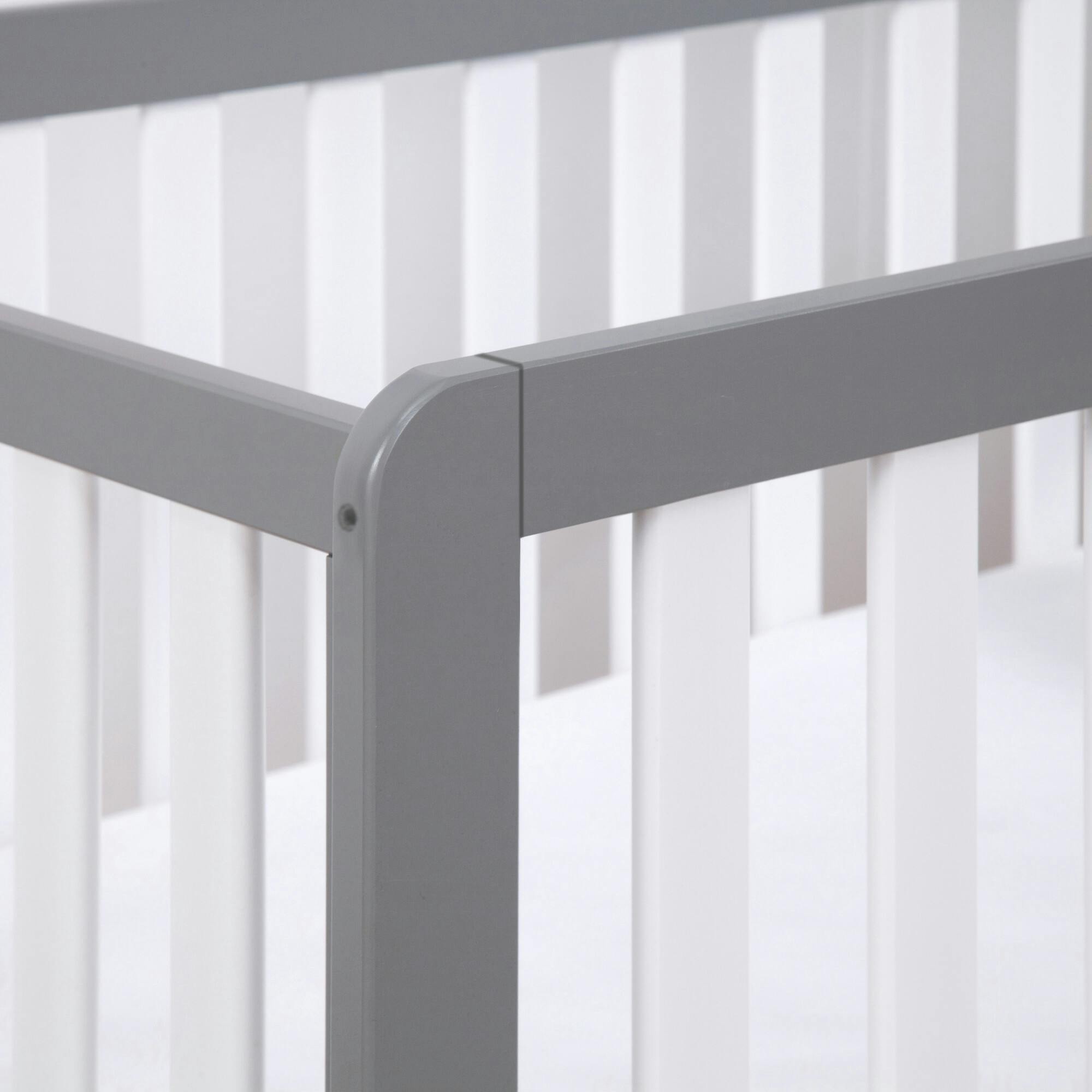 Colby 4-in-1 Convertible Crib With Trundle Drawer
