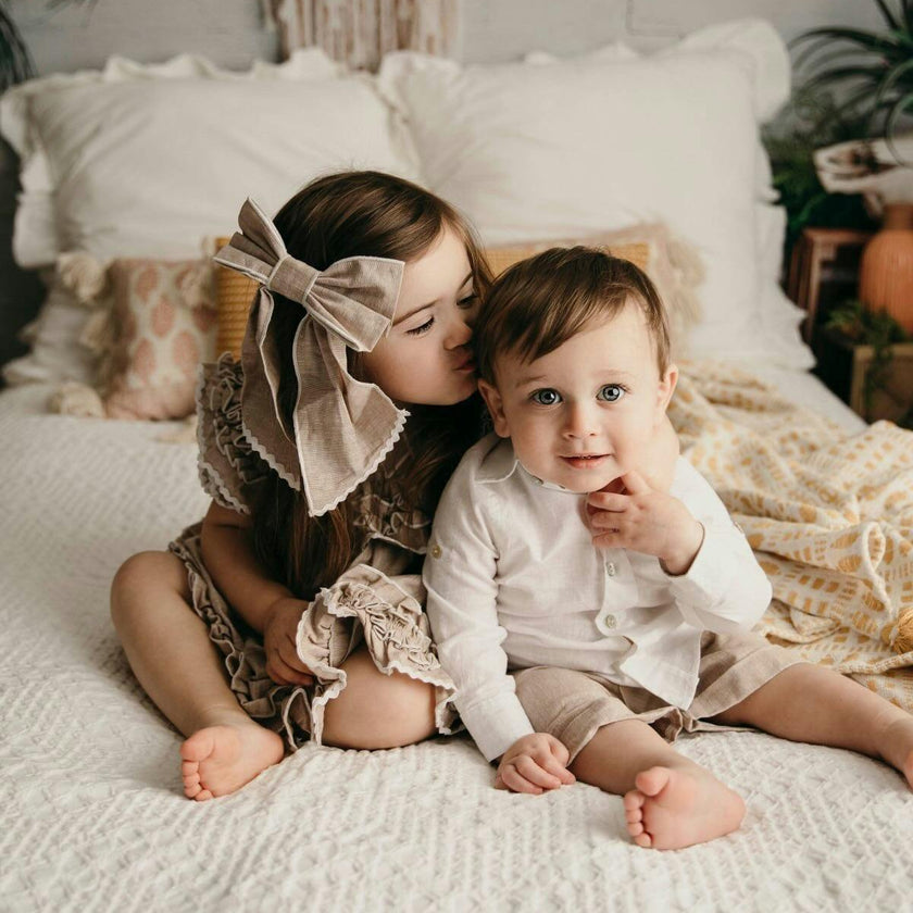 Ashlyn Linen Petite Hair Bow