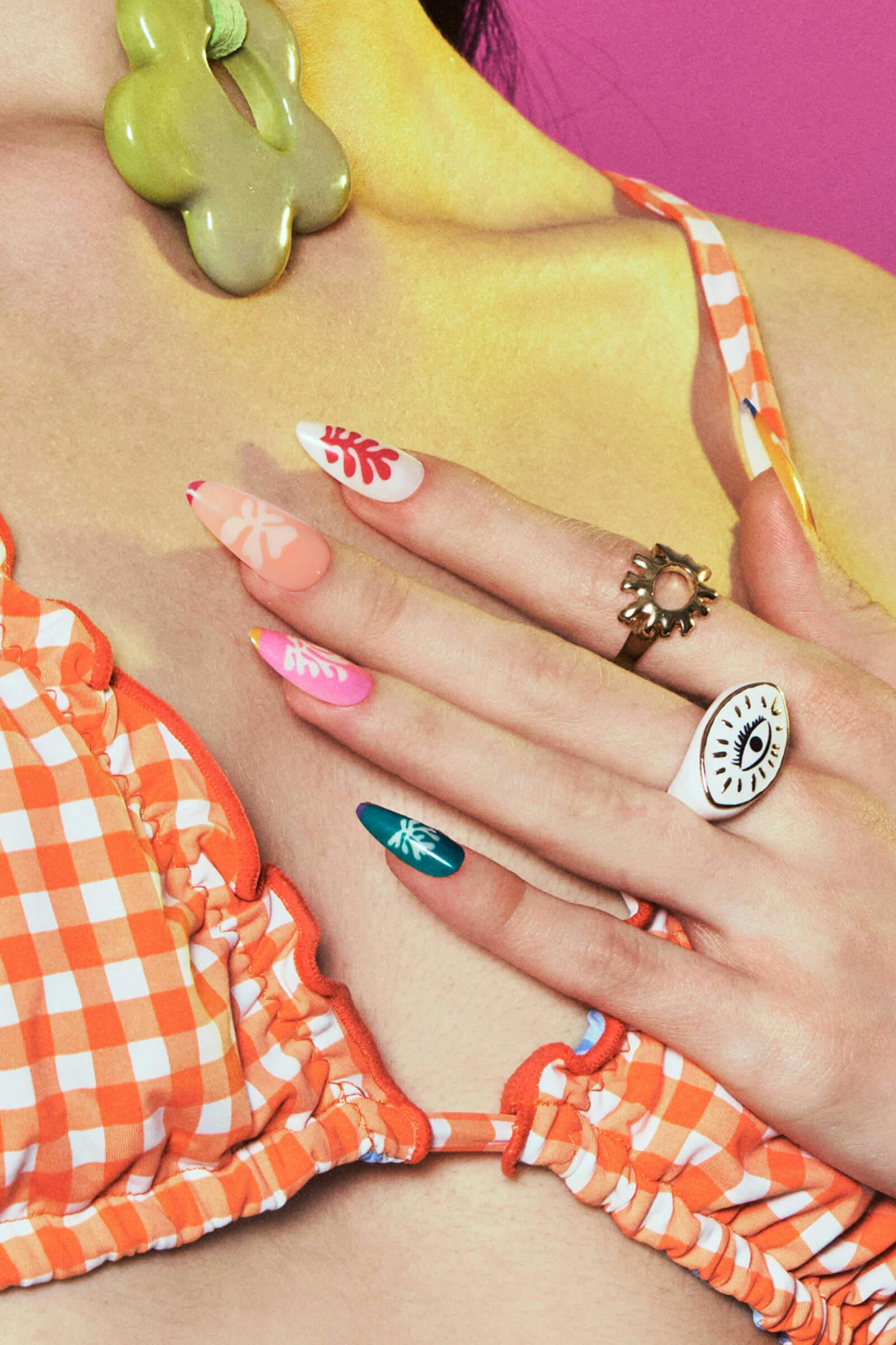 Henri Matisse Snow Flowers -  Almond Press-On Nails