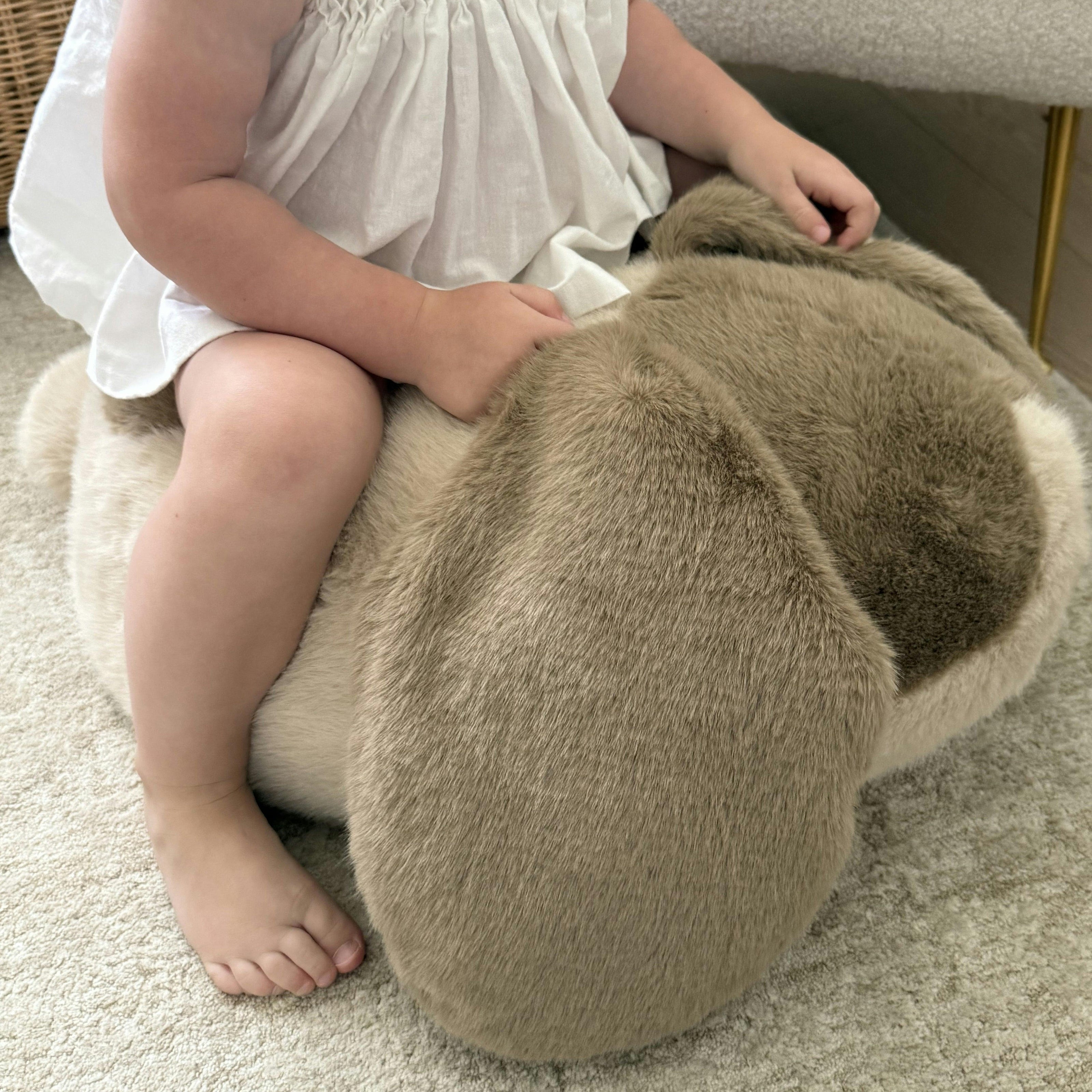 BUNNY POUF