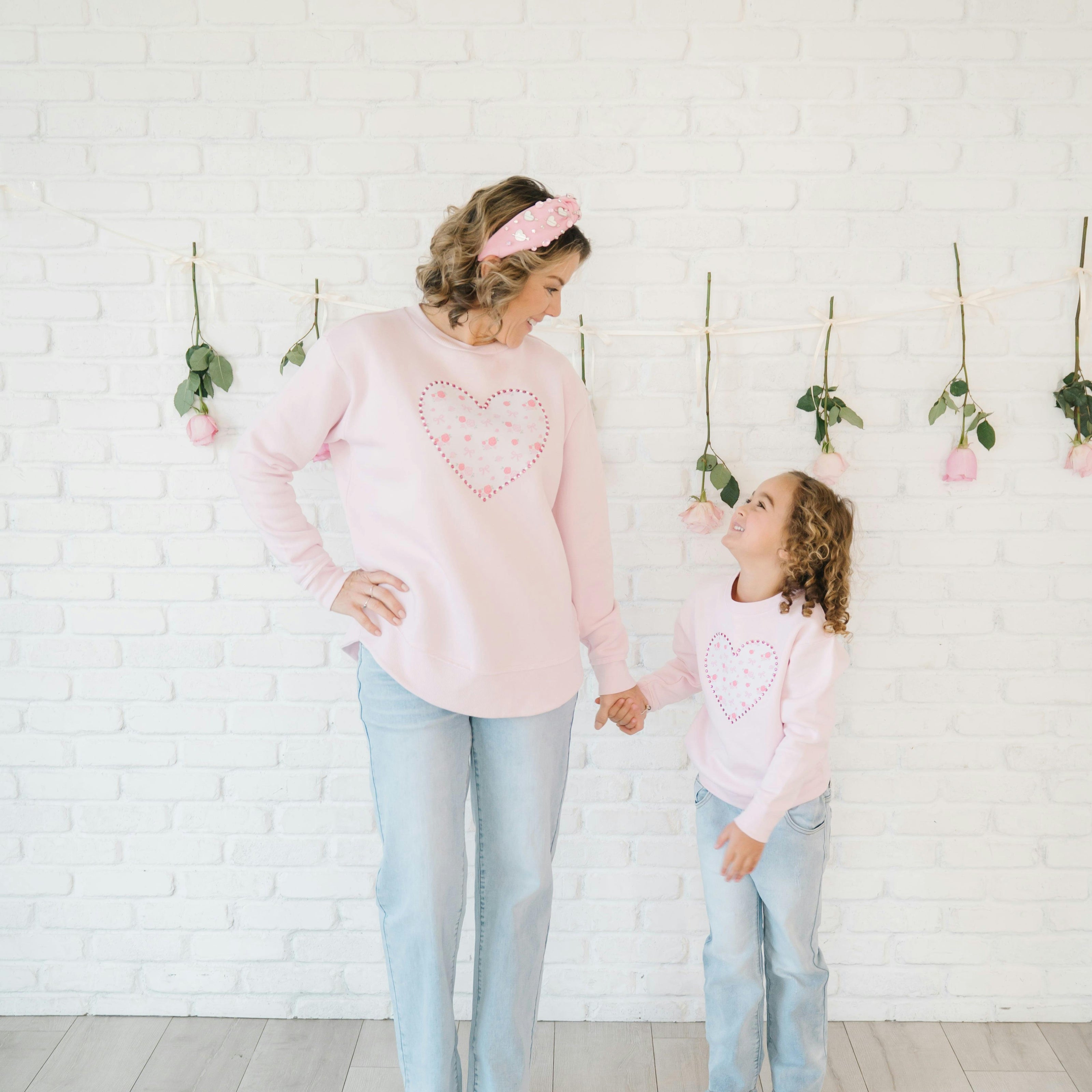 Dainty Rose Pearl Heart Patch Women's Sweatshirt