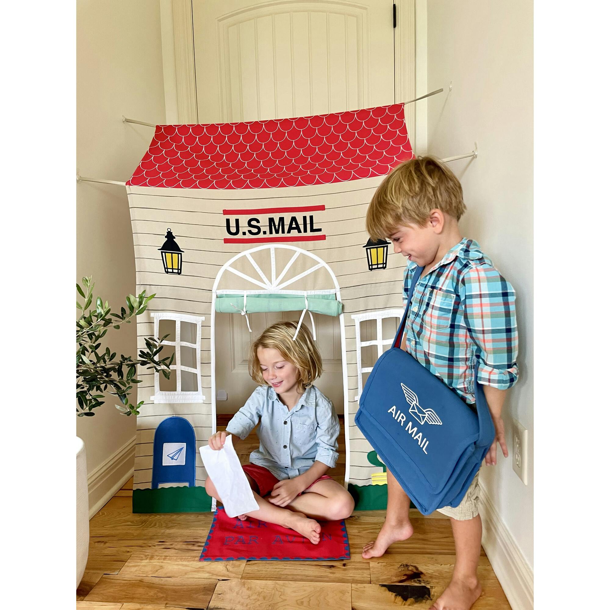 Post Office Doorway Tent with Play Accessories
