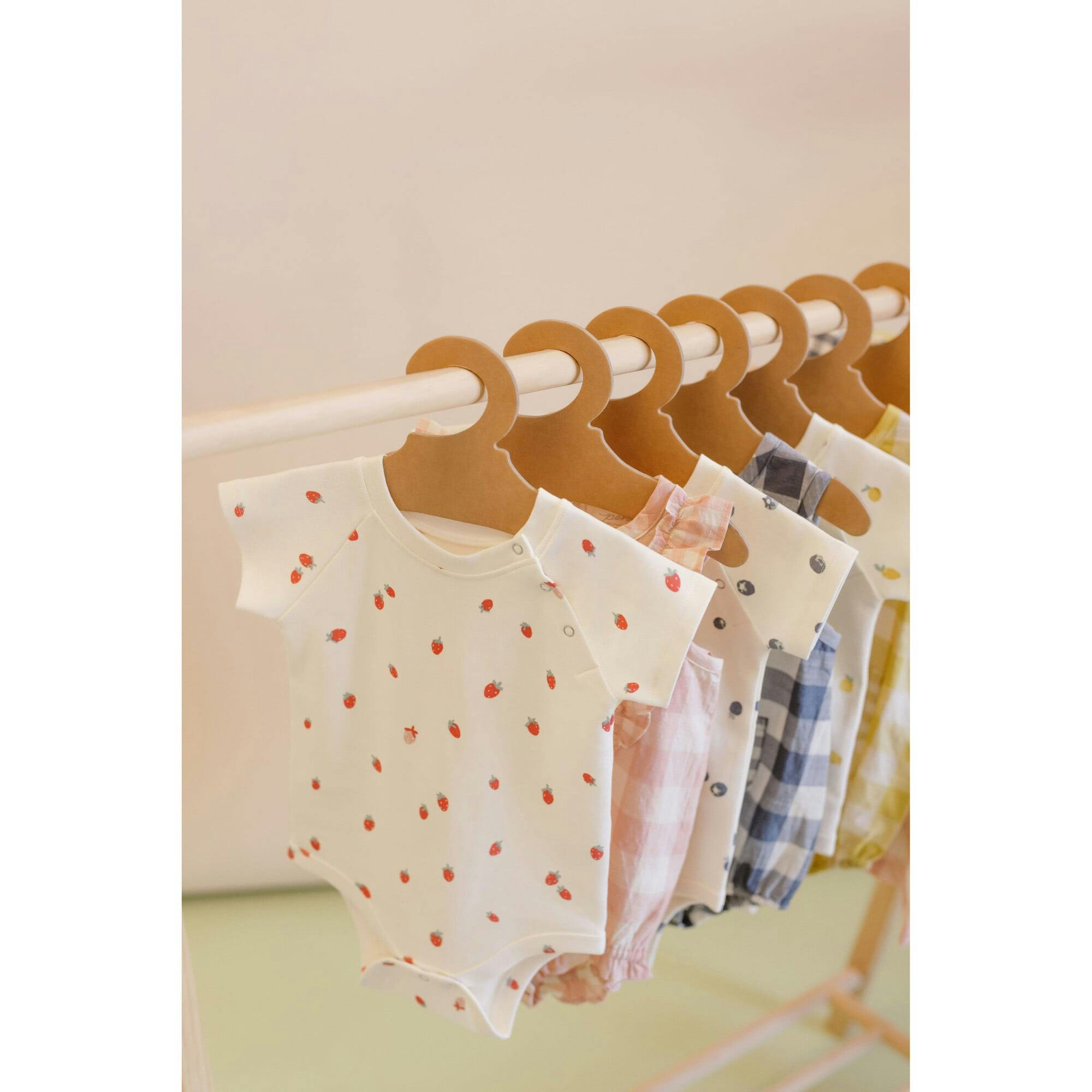Print Short Raglan Sleeve Snap One-Piece, Red