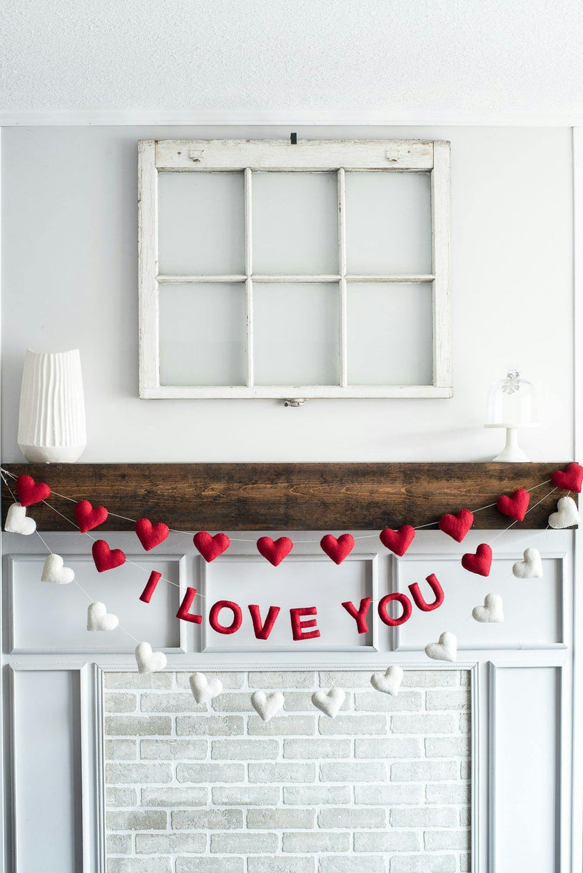 I Love You Garland (Red)