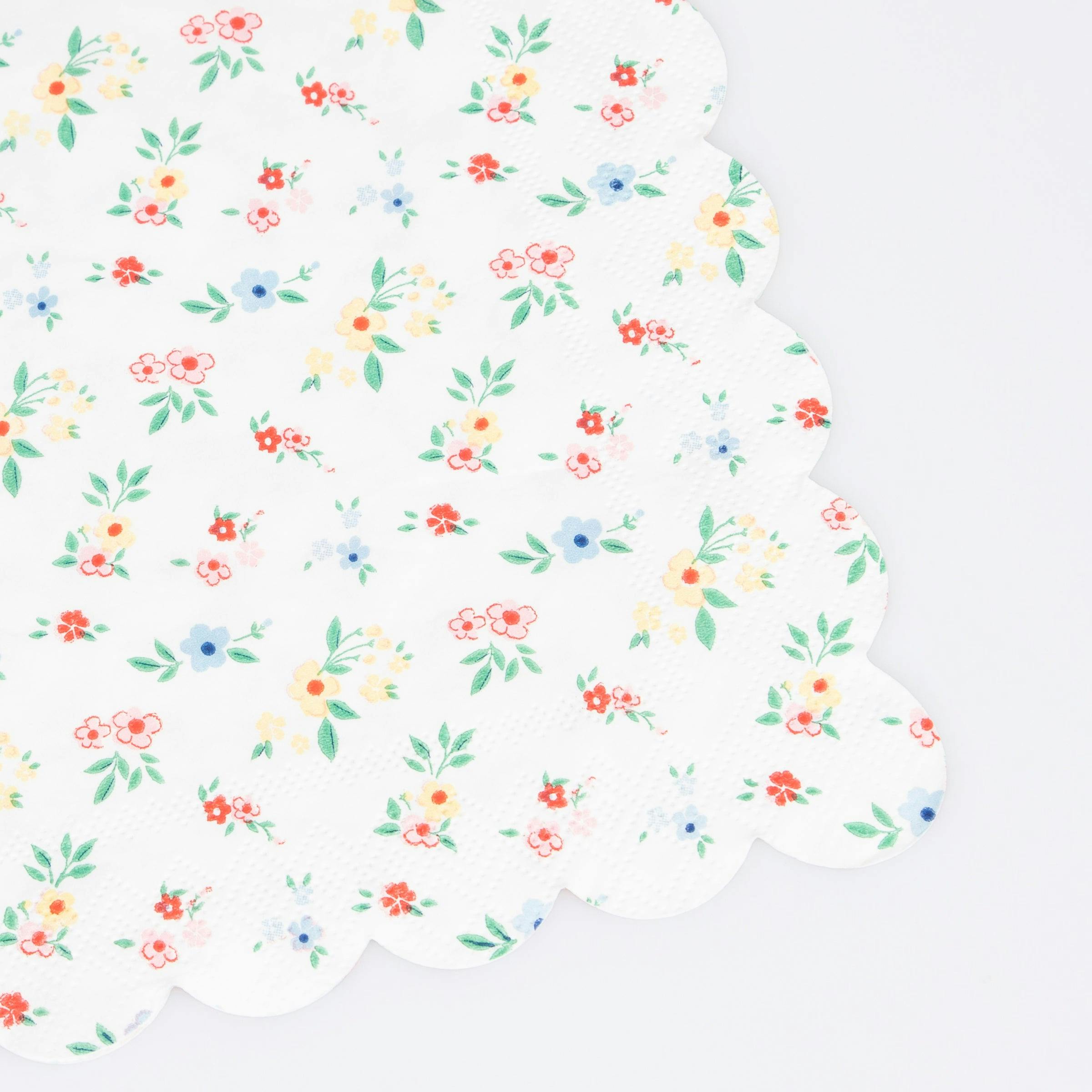 Ditsy Posy Scalloped Small Napkins