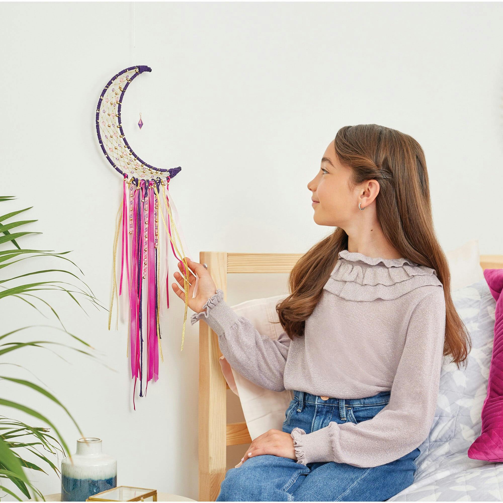 DIY Lunar Dream Catcher With Lights