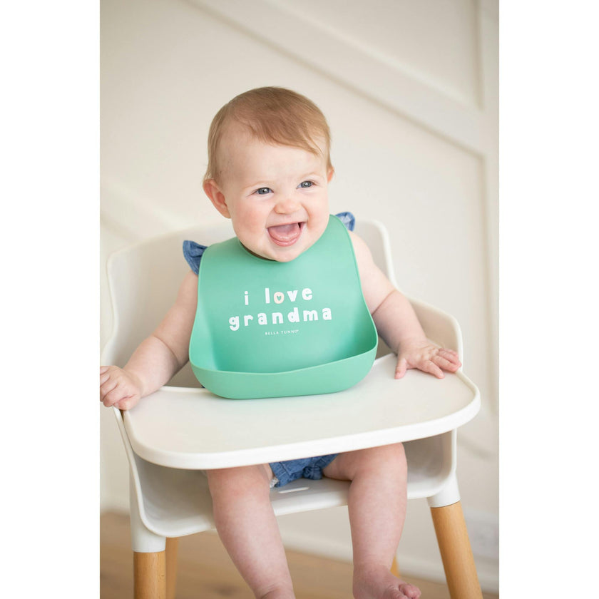 Love Grandma Wonder Bib