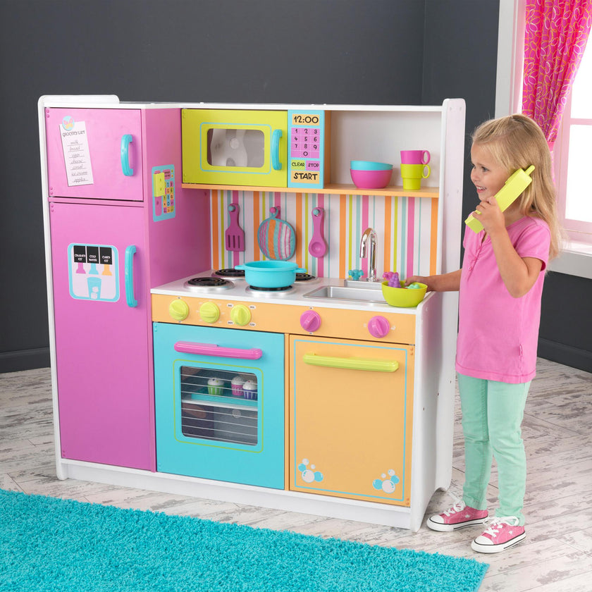 Deluxe Big & Bright Kitchen