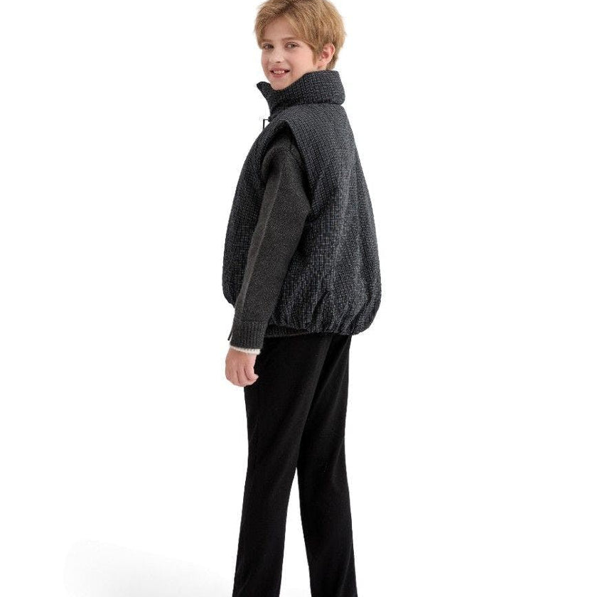 Black Grid-Pattern Quilted Vest