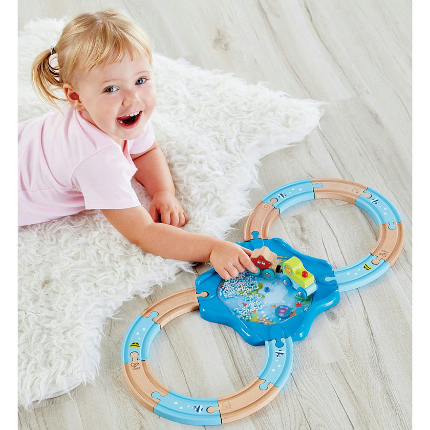 Hape: Undersea Figure 8&nbsp;- Wooden Train Track Playset