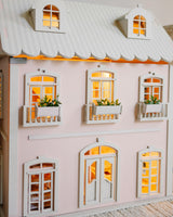 House of Nice · A Little House on The Riviera inside