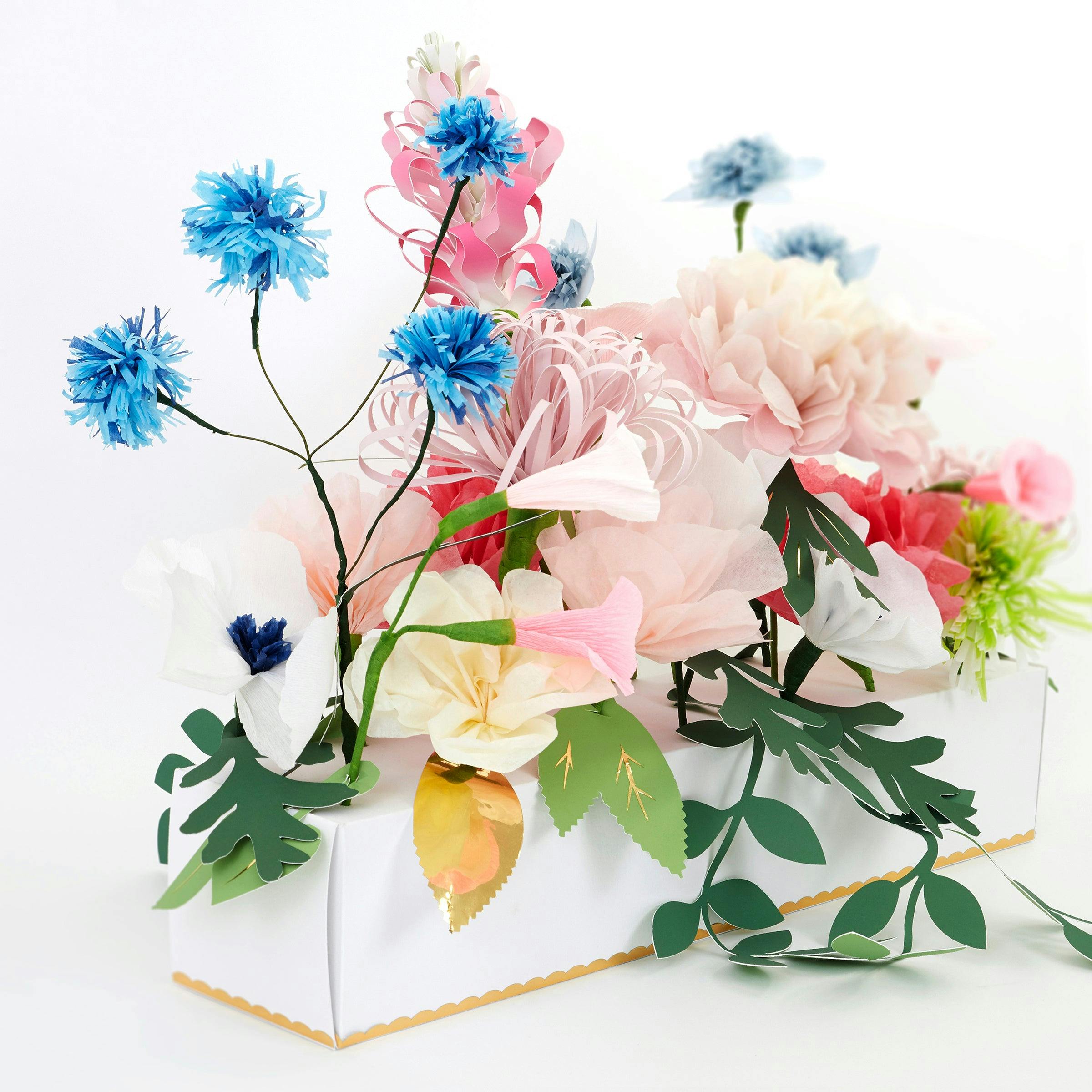 Hazel Gardiner Spring & Summer Table Centerpiece