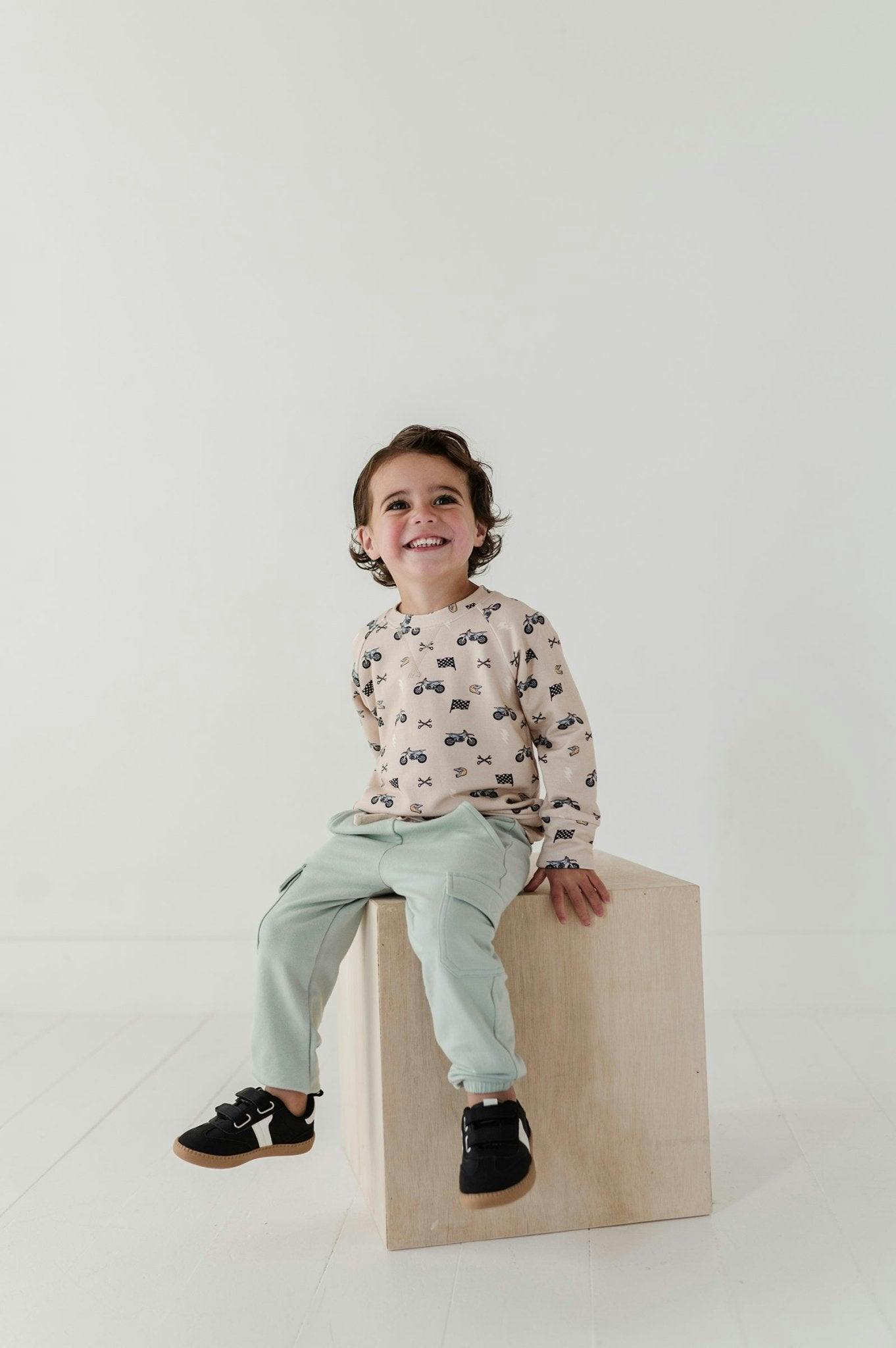 Boys Cargo Pants in Smoke