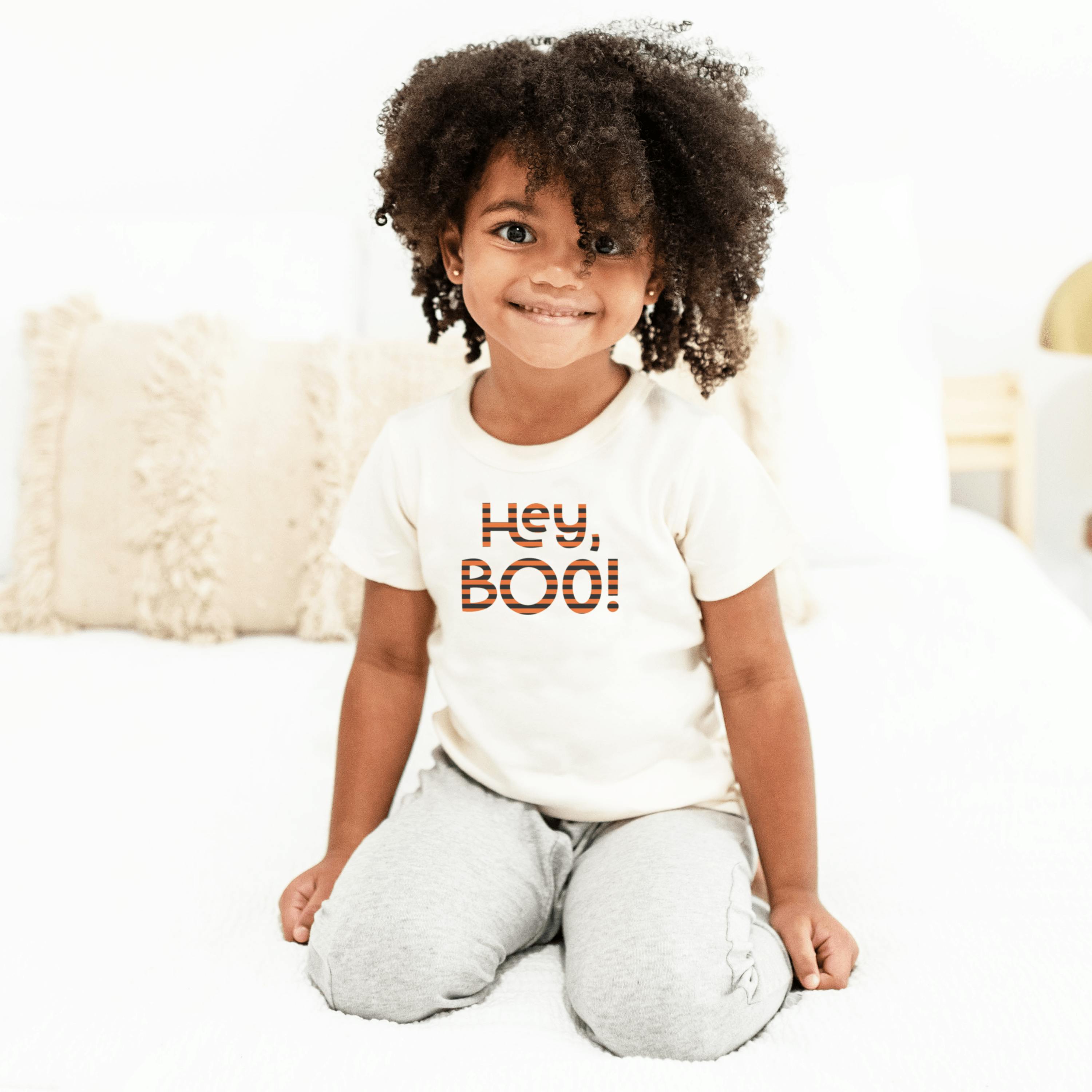 graphic tee | hey boo