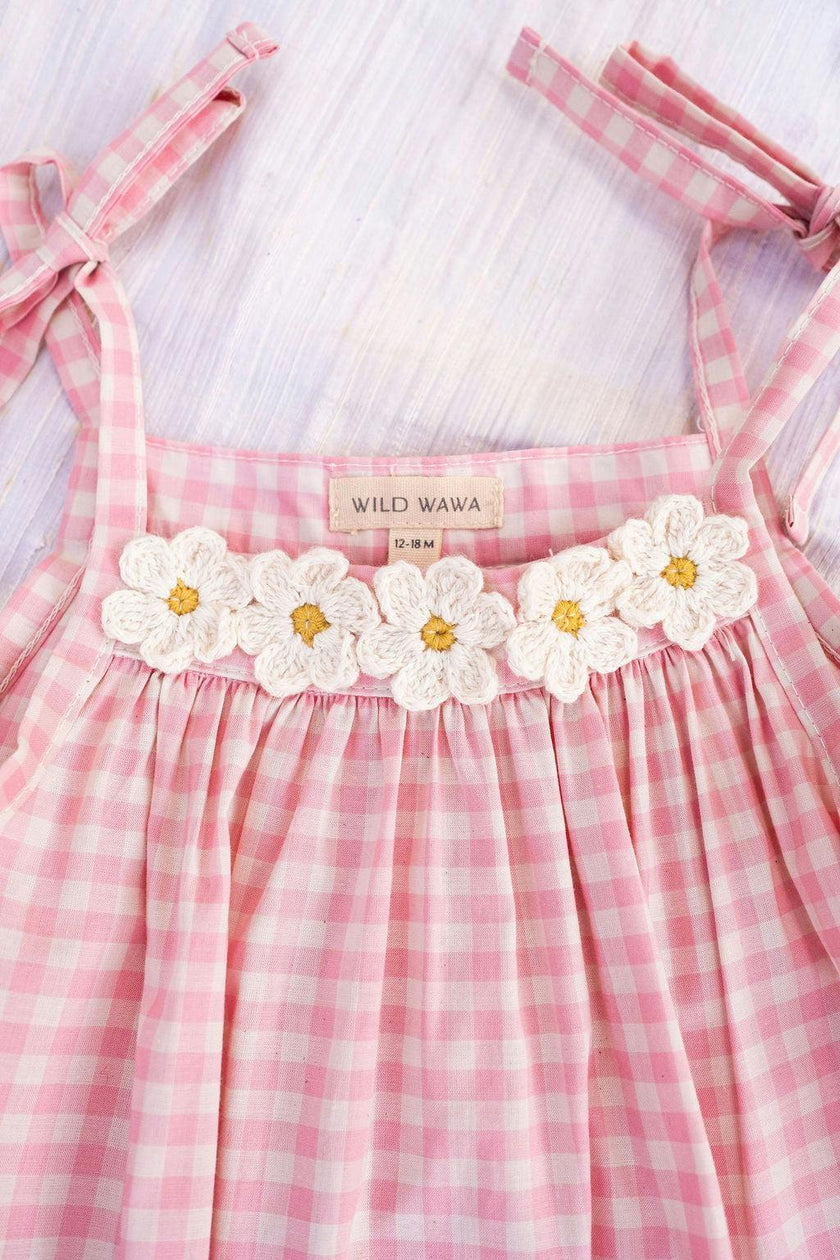 Crochet Daisy Set in Pink Gingham
