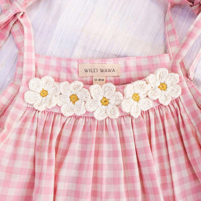 Crochet Daisy Set in Pink Gingham