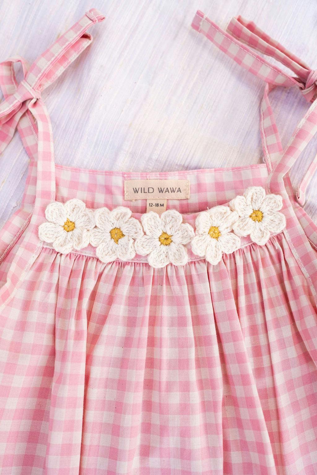 Crochet Daisy Set in Pink Gingham