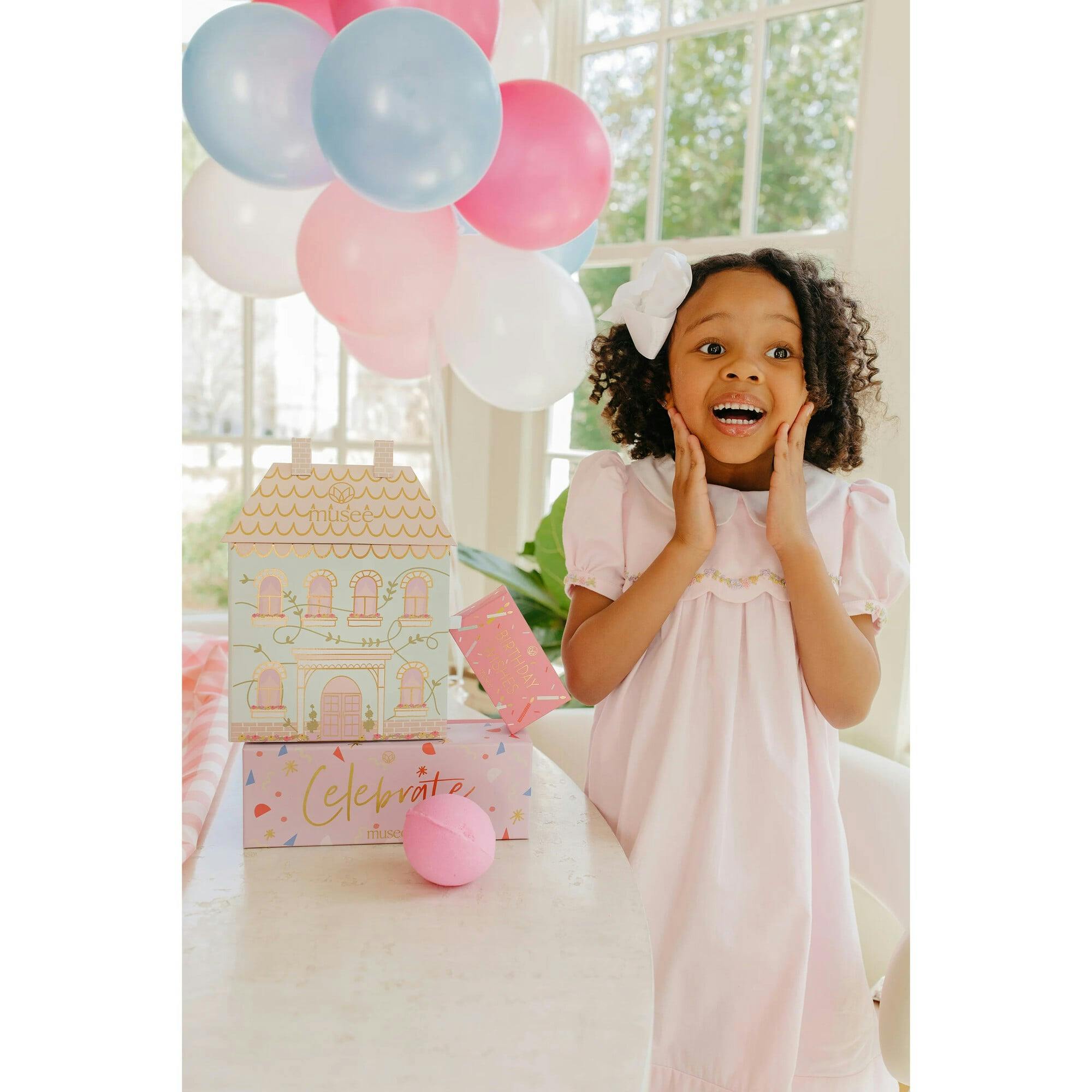 Dollhouse Gift Set