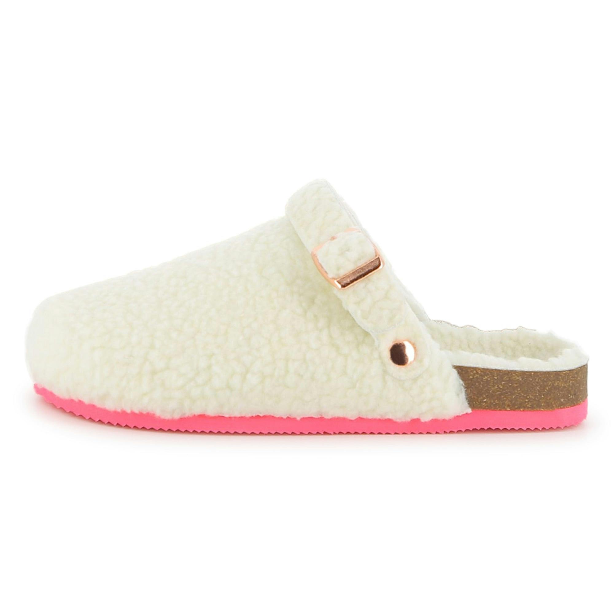 Adjustable buckle slippers