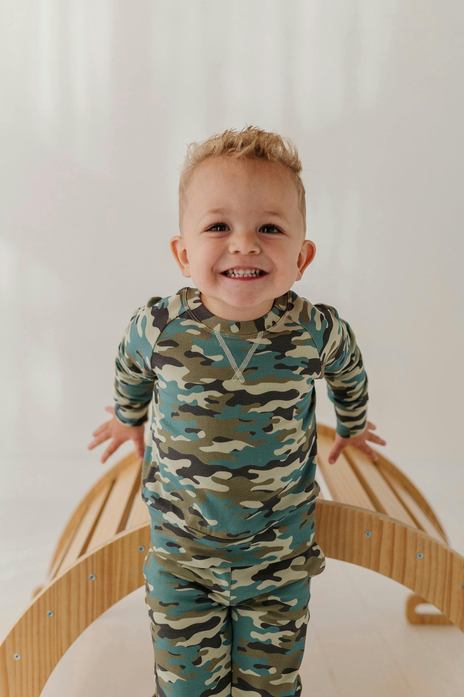 Boys Raglan Sweatshirt in Camouflage