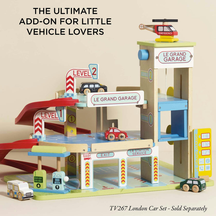 Le Grand Wooden Garage