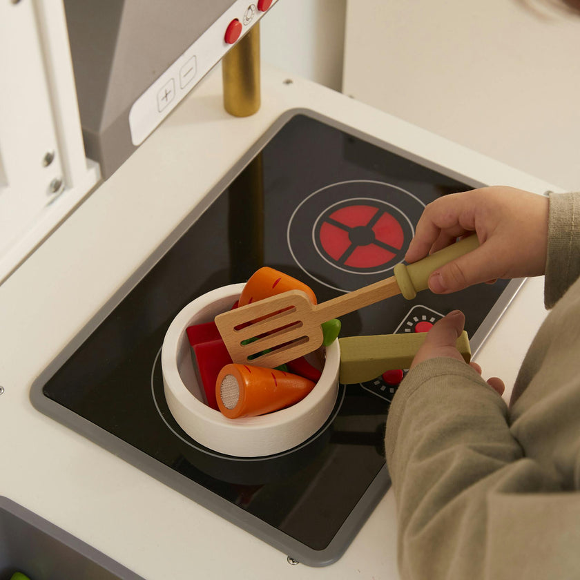 Teamson Kids - Little Chef Munich Retro Play Kitchen