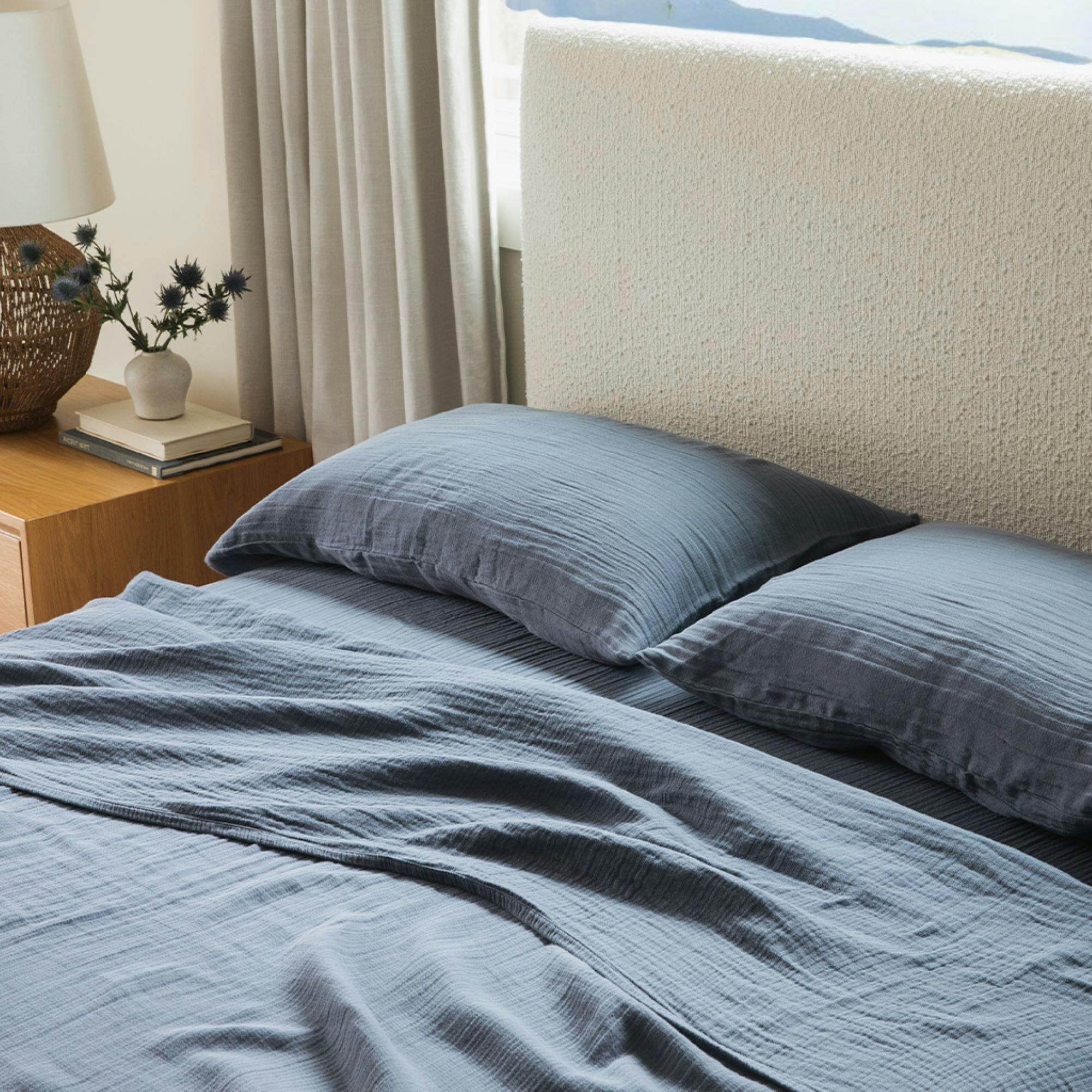 Oasis Crinkled Comfort 4-Piece Sheet Set (Midnight Tide)