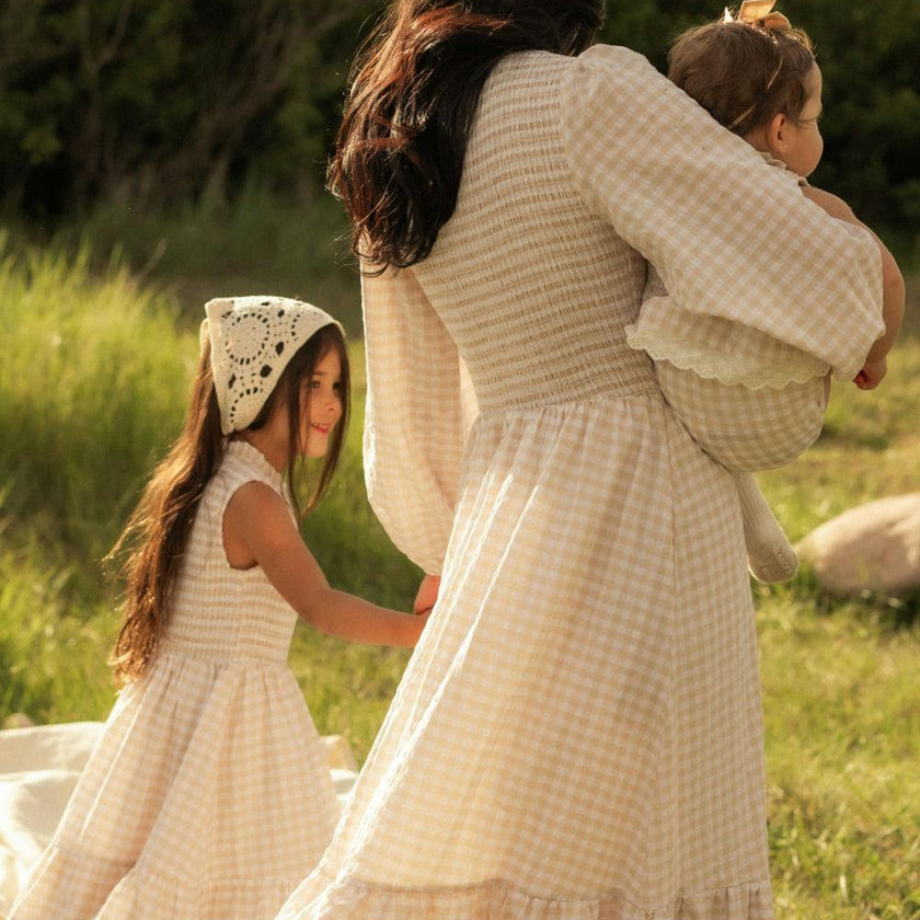 Mini Presley Sleeveless Dress in Cream Gingham