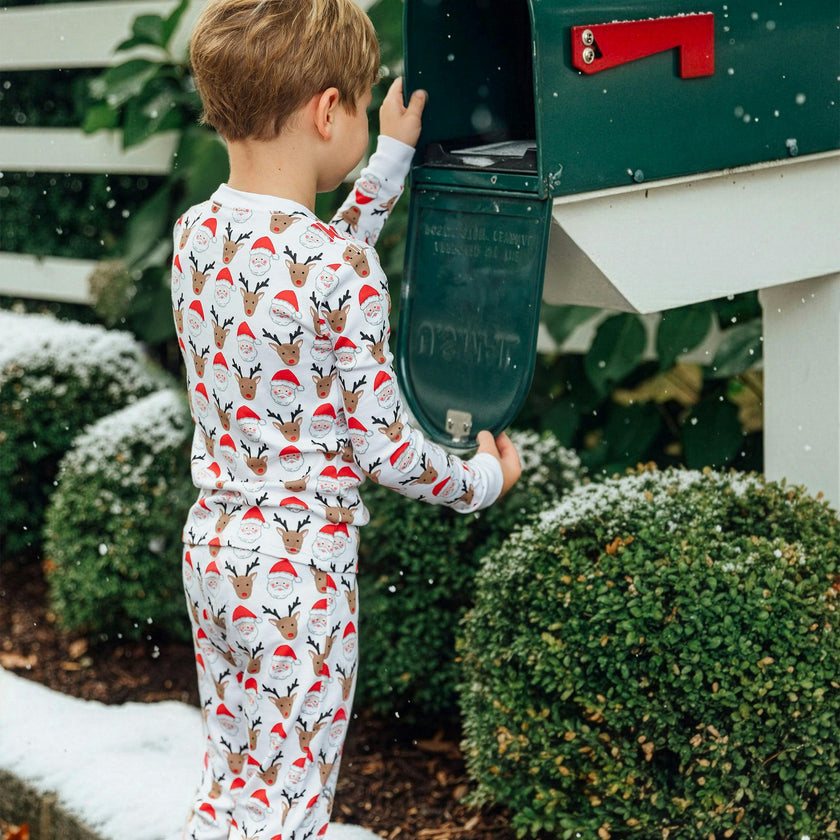 The Organic Long Sleeve Pajama Set [Santas Squad]