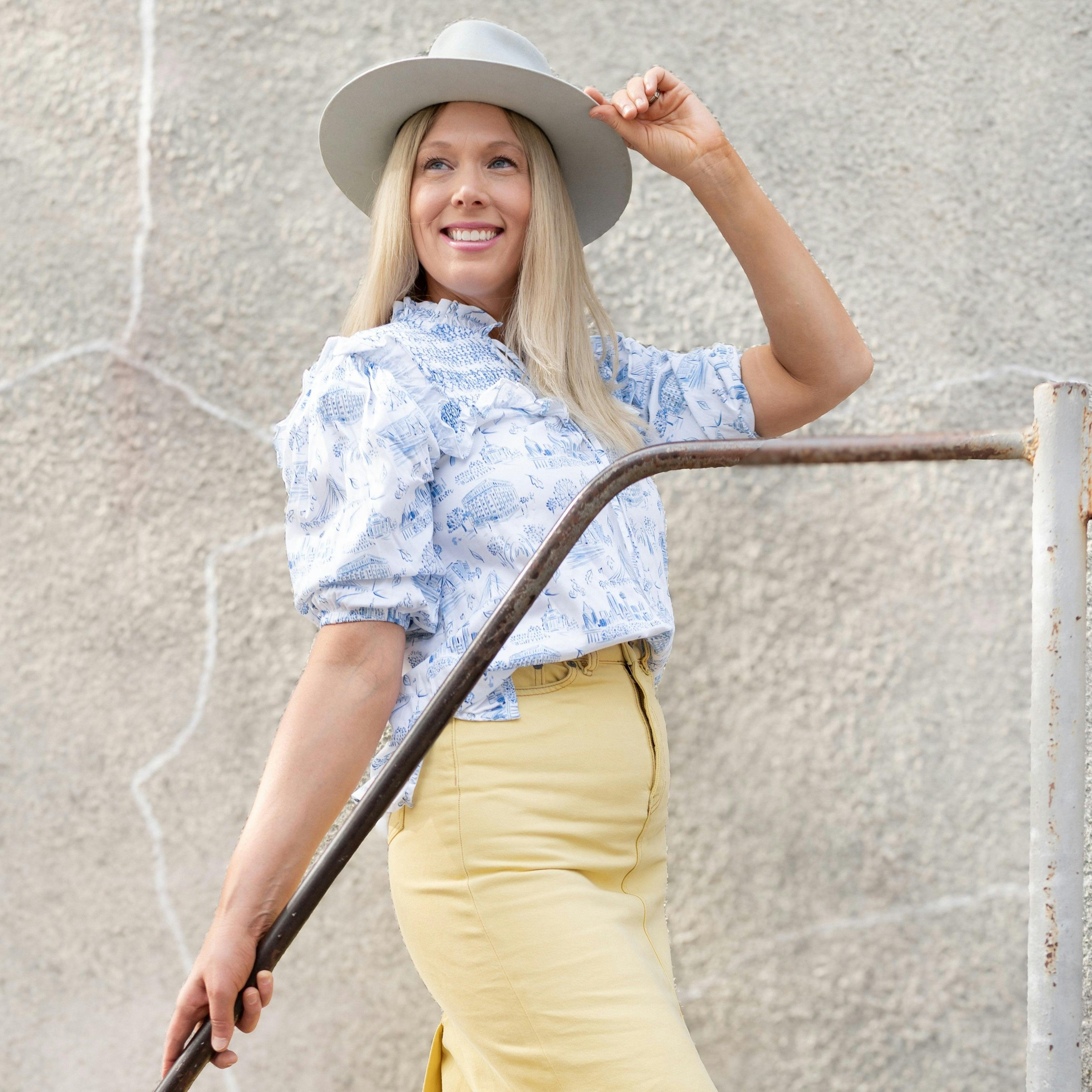 Women's Lizzie Shirt - Dallas Print (Blue)
