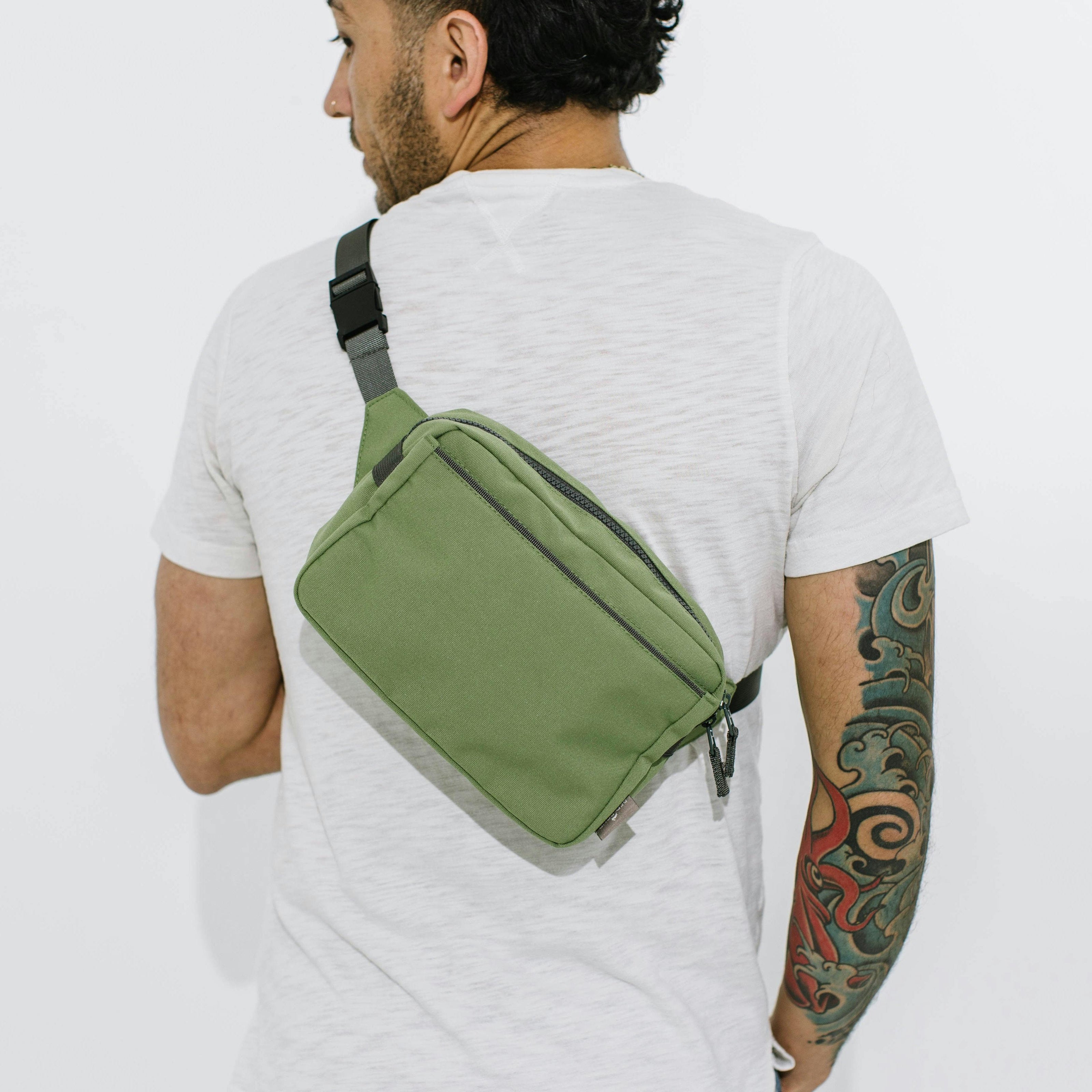Red Rovr Joey Belt Bag - Moss