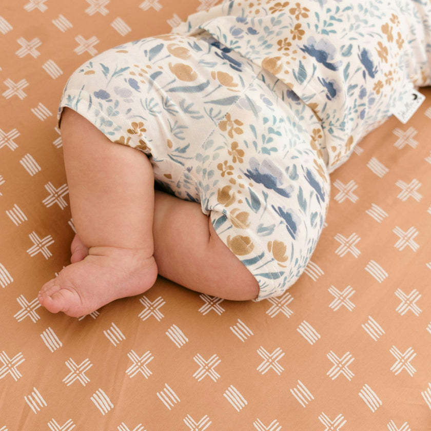 Kendi Copper Dash Cotton Fitted Crib Sheet