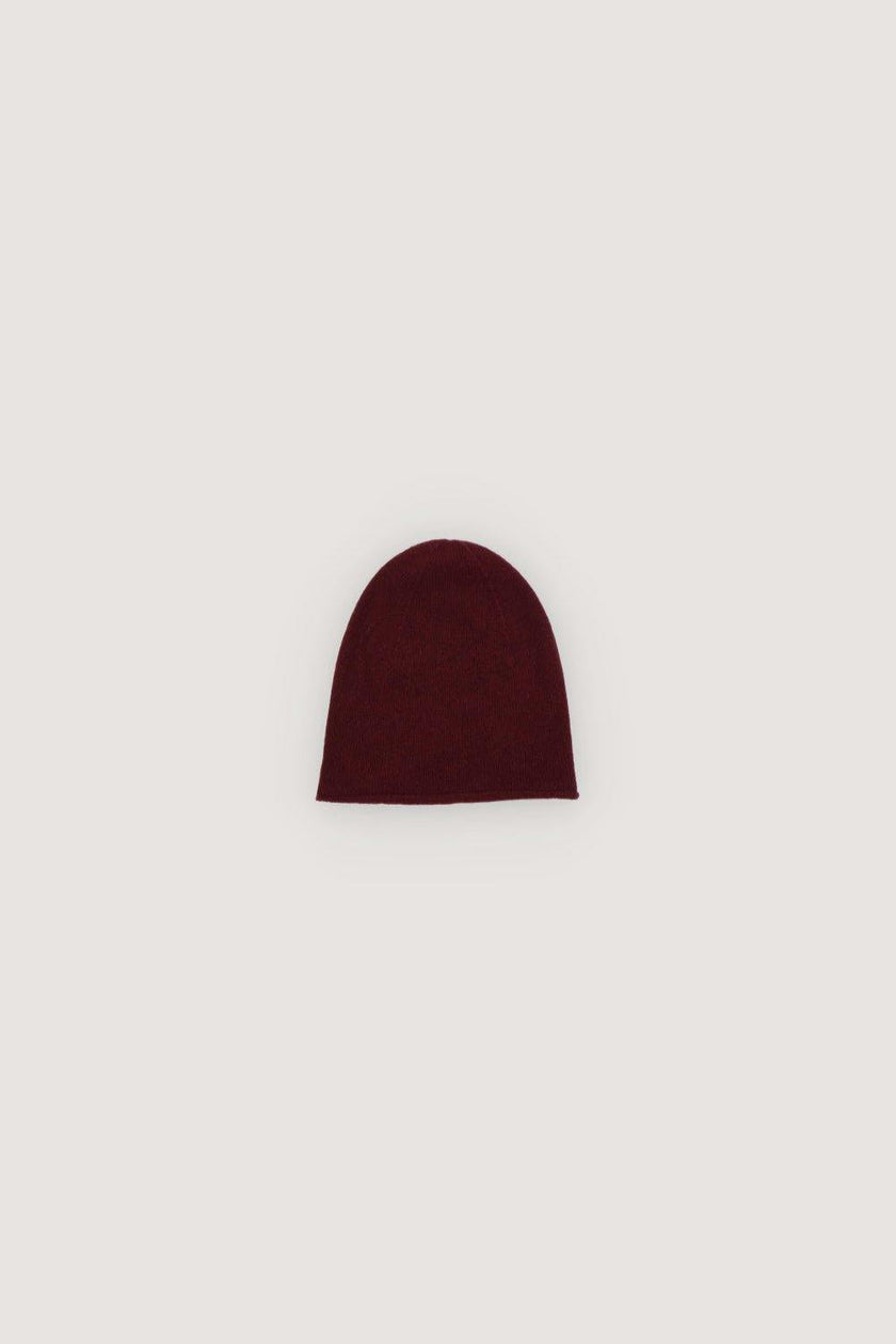 Agatha Woman Beanie Plum Fantasy_Sampling