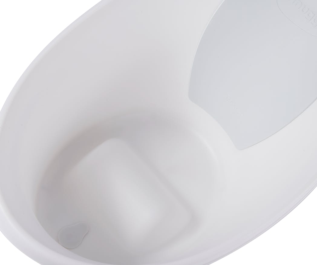 Newborn Bath Essentials Bundle | Baby Bath with Support Bump, Soft Backrest & Rinse Jug | Safe & Stylish Bathtime Set