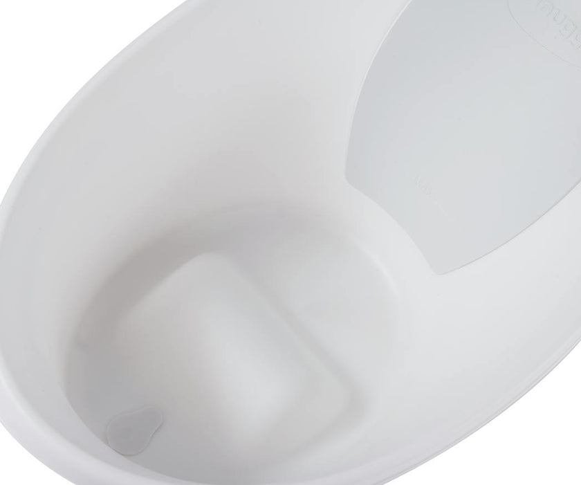 Newborn Bath Essentials Bundle | Baby Bath with Support Bump, Soft Backrest & Rinse Jug | Safe & Stylish Bathtime Set