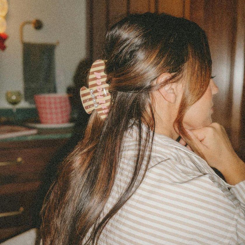 GIRLHOOD OVERSIZED CLAW (2 STYLES)