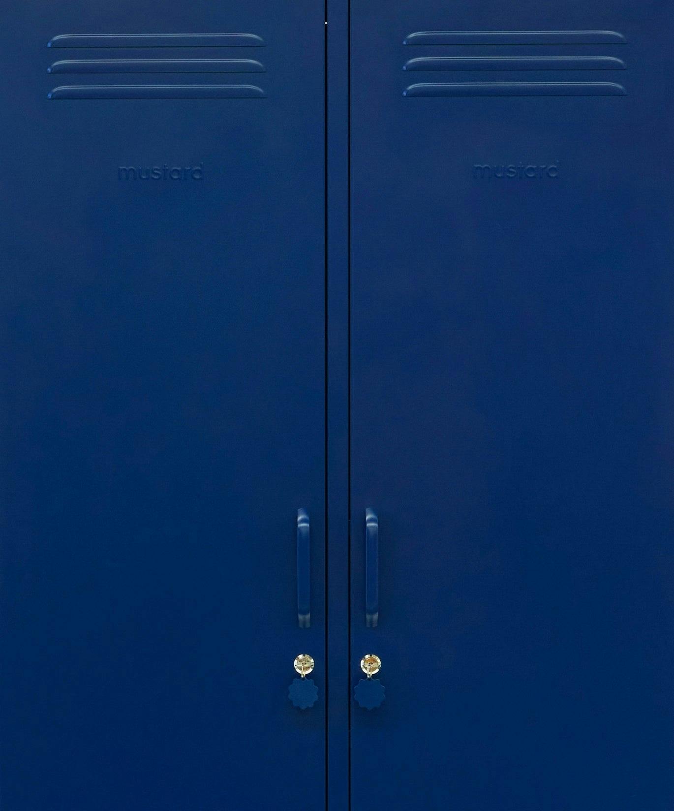 The Twinny in Navy