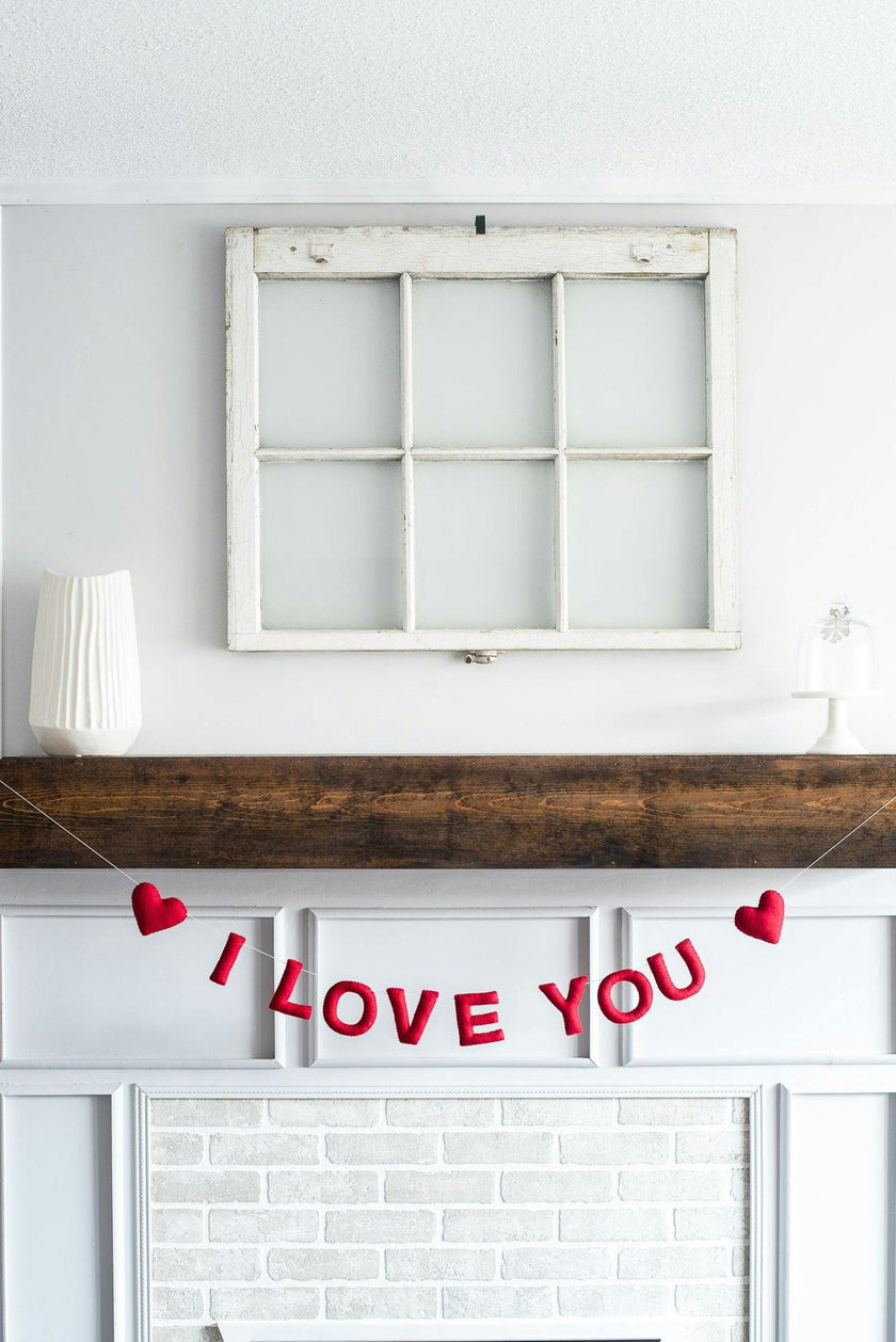 I Love You Garland (Red)