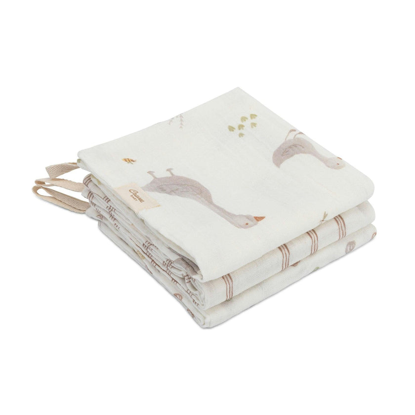 Charlie Farmhouse Goose Hooded Baby Bath Towel & Washcloth Set