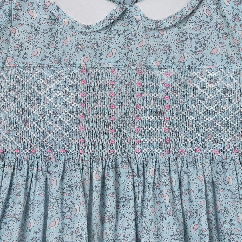 Hand-Smocked Girls Dress - Avis