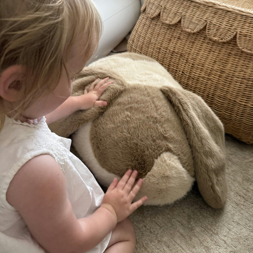 BUNNY POUF