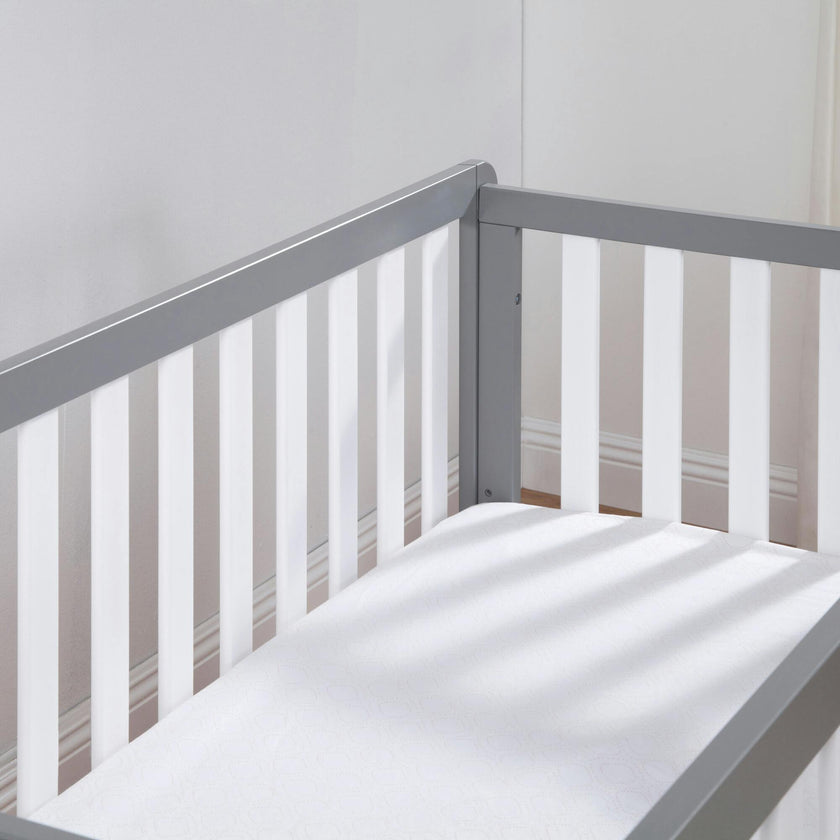 Colby 4-in-1 Convertible Crib With Trundle Drawer