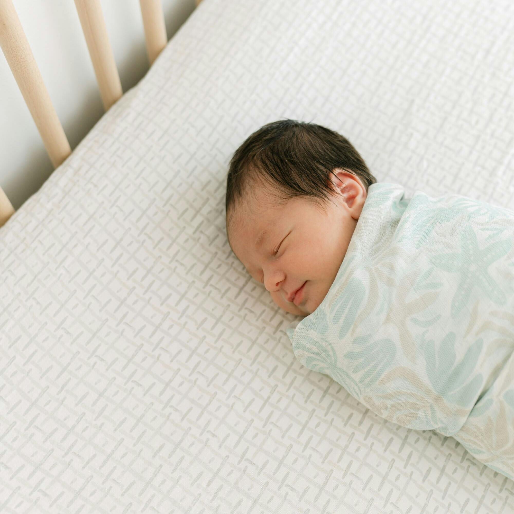 Cove Fitted Crib Sheet (Hashtag)