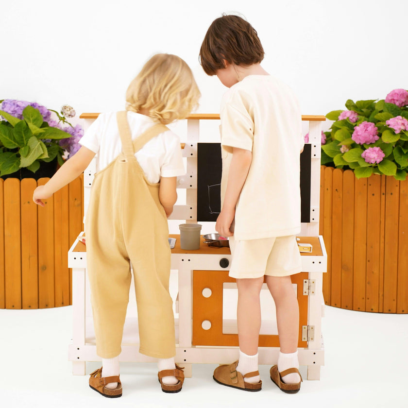 Avenlur Woodland Mud Kitchen – Montessori Outdoor Wooden Play Kitchen