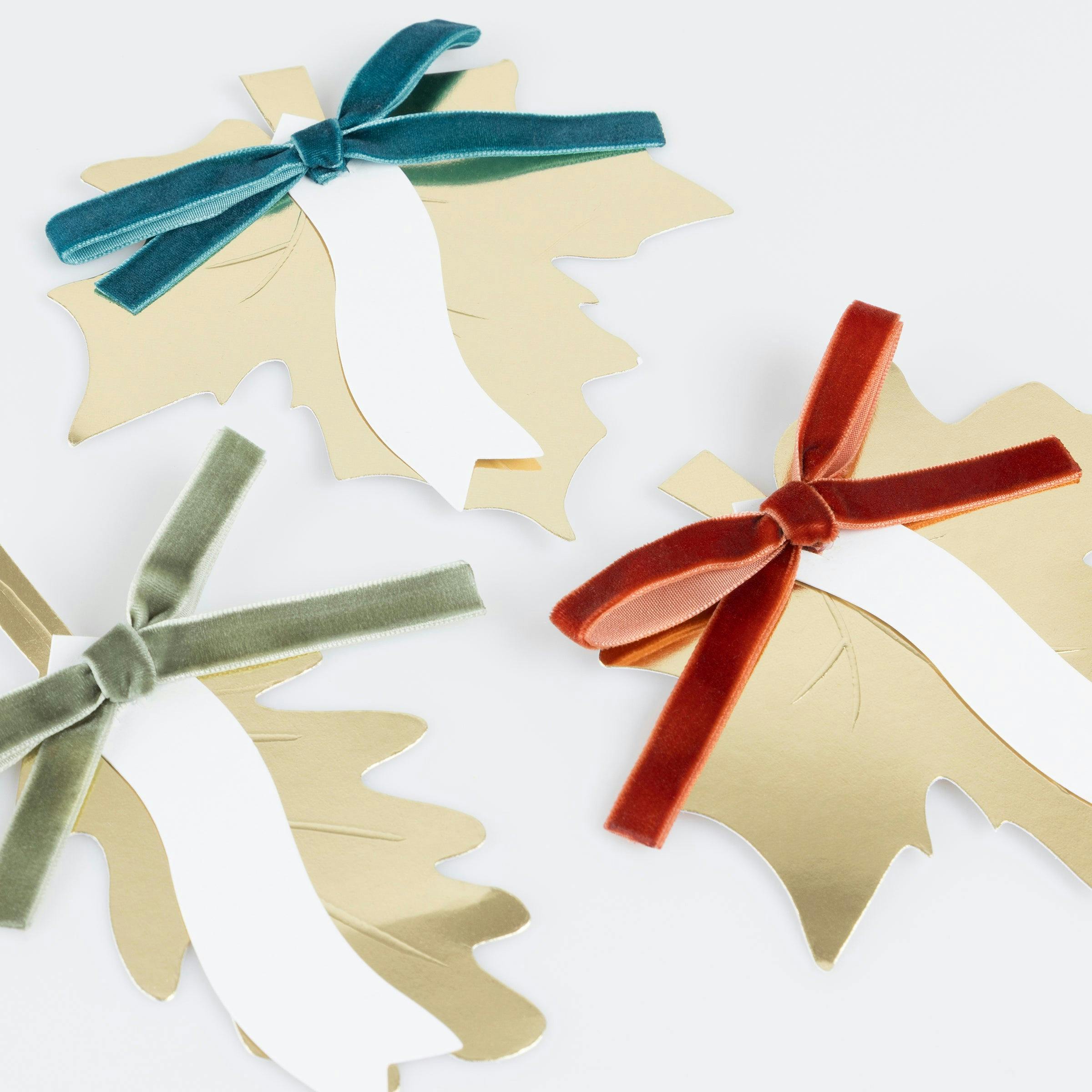 Gold Leaf Bow Place Cards